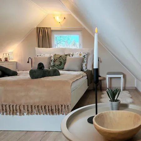 Apartment Ezuestfenyo Vendeghaz *