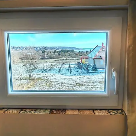 Apartment Ezuestfenyo Vendeghaz *