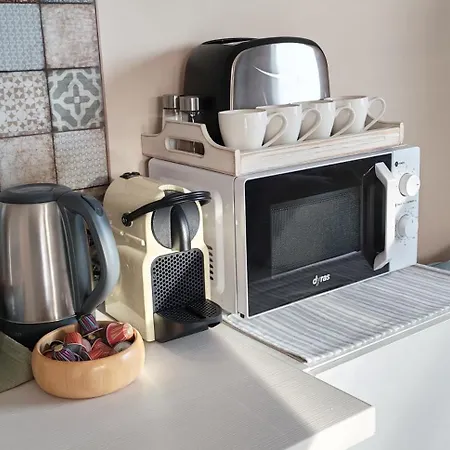 Ezuestfenyo Vendeghaz * Balatonalmadi