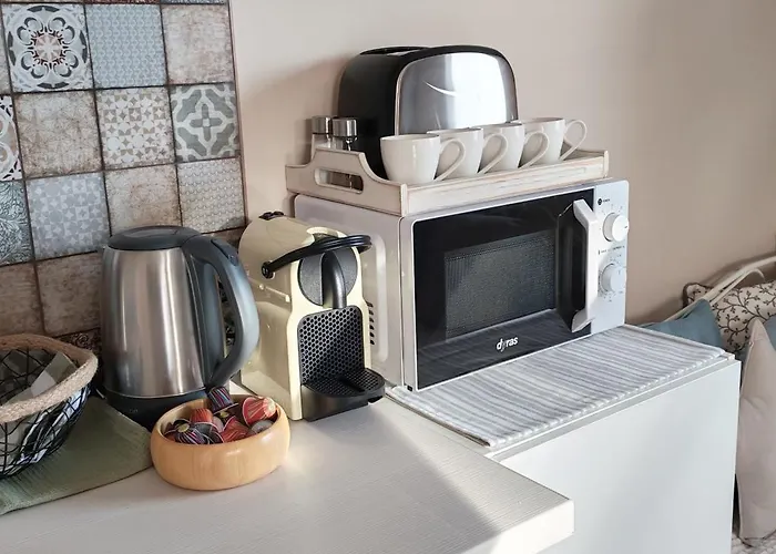 Ezuestfenyo Vendeghaz * Balatonalmádi