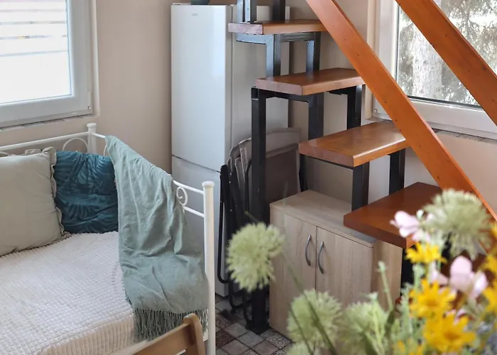 Ezuestfenyo Vendeghaz Balatonalmádi