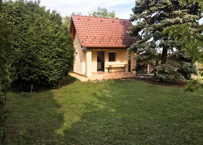 Ezuestfenyo Vendeghaz Apartment *