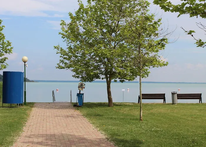Apartment Ezuestfenyo Vendeghaz Balatonalmadi